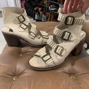 FREEBIRD HEEL SANDAL - BOND